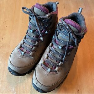 EUC Vasque Talus UltraDry Waterproof Hiking Boot